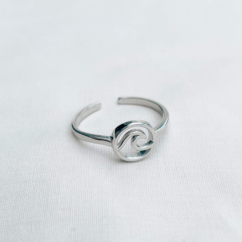 Nalu Jewels Circle Wave Ring Adjustable